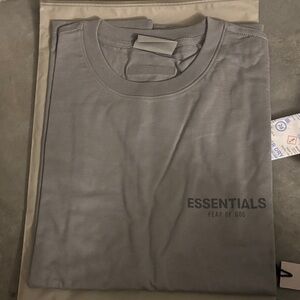 Fear of god essentials pebble T-shirt medium